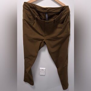 Lululemon 5 Pocket Pant - 36 - Brown/Dark Khaki